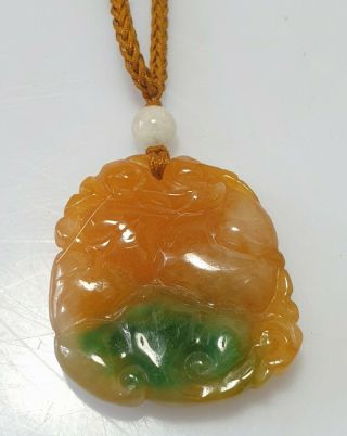 A Lovely 20thc Yellow Jade Pendant/necklace.  Bat & Fruiting Vines