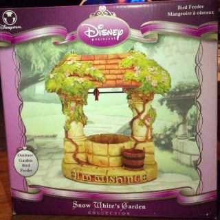 Disney Store Snow White Seven 7 Dwarfs Wishing Well Flower Garden Bird Feeder