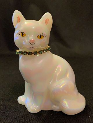 Vtg Fenton Art Glass Iridescent White Kitty Cat August Peridot Rhinestone Figure