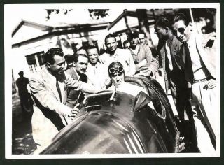 Fotografie Formel 1 Rennfahrer Tazio Nuvolari Im Alfa Romeo 8c - 35 Siegt In Monz