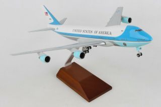 Skymarks (skr5005) Air Force One Vc - 25 (747 - 200) 1:200 Scale Snapfit Model