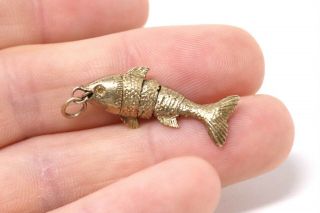 Brilliant Vintage 9ct Yellow Gold 375 Articulated Fish Charm Pendant 3.  8g 335