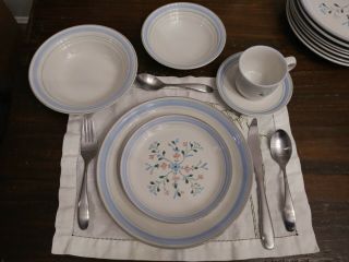 Yamaka Fascino Stoneware Dinner Plates Vtg.  48 Piece Set