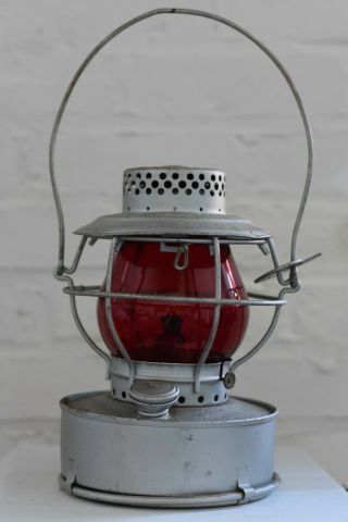 Handlan St Louis C.  T.  & E.  S.  Co Utility Lantern Embossed Lid " Handlan " Red Globe