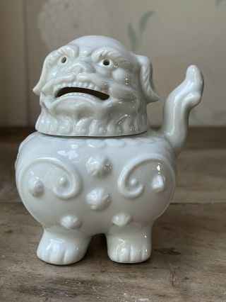 Chinese Vintage Blanc De Chine Porcelain Fu Foo Dog Figure Censer Pot Vase
