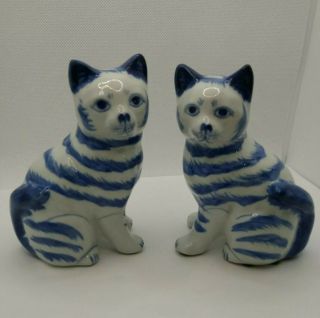 2 Vintage Hand Painted Cat Figurines Blue White Porcelain Design Thailand