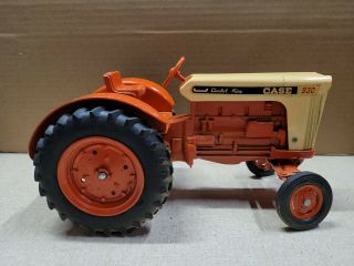 Case 930 Comfort King Tractor Vintage W Metal Rims 1/16 Scale By Ertl