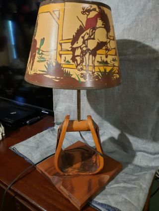 Vintage Wood Cowboy Stirrup Western Lamp & Shade. 3