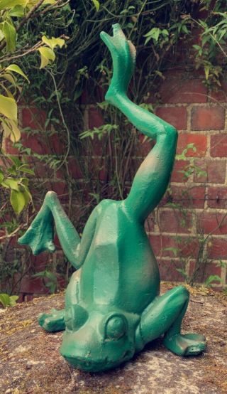 Vintage Charming Heavy Cast Iron Frog / Toad Industrial Interior Garden Decor