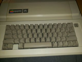 Vintage Apple Ii Iie Computer A2s2064 Keyboard California