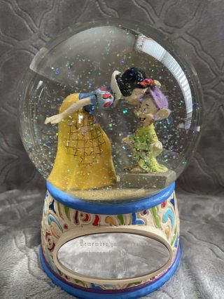 Jim Shore Snow White And The Seven Dwarfs Dopey “Sweetest Farewell” Snow Globe 3