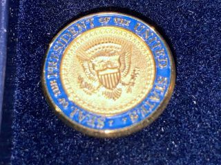 GEORGE BUSH Gold Tone US Presidential Seal Cuff Links Stamp Signed 3