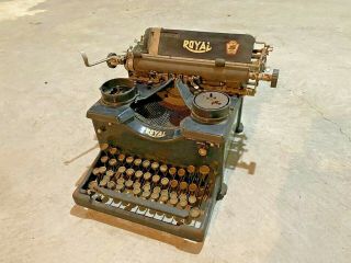 Antique Vintage Royal Typewriter With Beveled Glass Sides