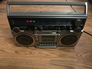 Vtg Toshiba Rt - 200s Boombox Stereo Cassette Player Am/fm Radio Read