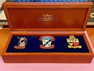 Disneyland Ambassador Tinker Bell Coat Of Arms Pin Set 2003 In Wooden Box Le 750