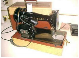 Rare Vintage Singer Model 99 Portable Sewing Machine With Storage Case