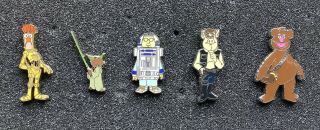 Disney Star Wars Muppets Mystery Box Collectable Series Pin Set Of Five (5).