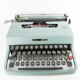 Vintage Typewriter Olivetti Lettera 32 1960 