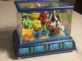 Disney Finding Nemo Aquarium Fish Tank Snow Globe Music Box " Tiny Bubbles "