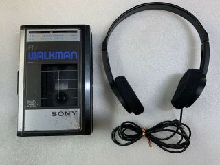 Vintage Sony Walkman Wm - F41 Am/fm Stereo Cassette Player W/headphones •