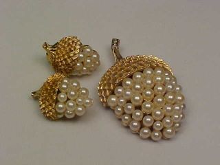 Vintage Signed Crown Trifari Goldtone & Faux Pearl Acorn Brooch & Earrings Set