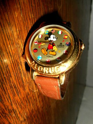Vintage Lorus Mickey Mouse Disney Its A Small World Watch V421 - 0020 - Zo