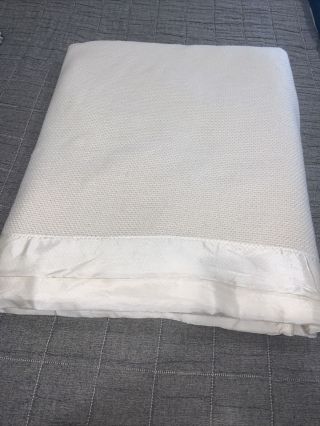 Vtg Thermal Waffle Weave Acrylic Blanket Satin Trim White Queen 89 X 88