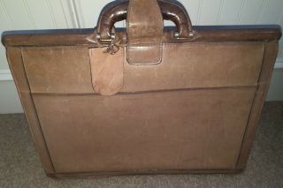 Hartmann Vintage Lawyer Executive Gladstone Style Belting Leather Briefcase