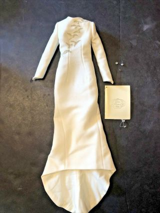 Franklin Princess Diana Queen Of Fashion Gold Falcon Gown