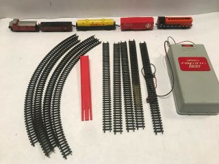Vintage Arnold Rapido 200 N Scale Train Set Battery Power Engine 4 Cars Track We