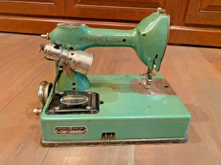 Vintage General Electric Featherweight Sewhandy Sewing Machine Model A