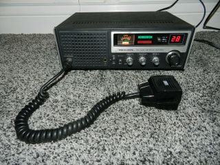 Vintage Realistic Model Trc - 432 Cb Base Station 40 Ch With Microphone