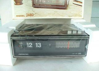 Very Vintage Soundesign Am Fm Flip Number Alarm Clock Radio.