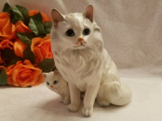 Lovely Vintage Ceramic White Cat And Kitten With Blue Eyes - 5 - 1/2 " Tall