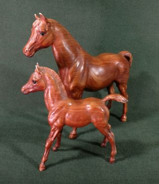 Woodgrain Vintage Traditional Breyer Model Horses Family Arabian Mare & Foal