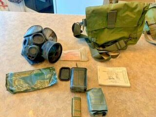 Vtg Military M40 Chemical Biological Protective Gas Mask - M/l W/ Accessories