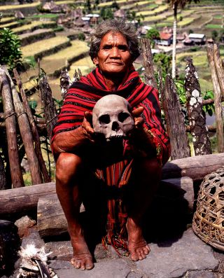 “last Filipino Head Hunters " Book: Signed Headhunter’s Skull Photo 4