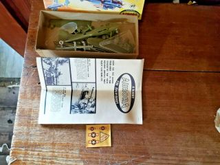 VINTAGE AURORA UNKNOWN SCALE BOEING B - 17 FLYING FORTRESS COMPLETE WITH DECALS 2