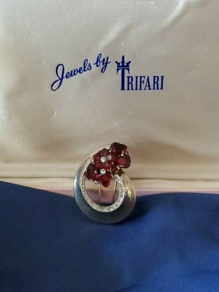 Crown Trifari Vintage Ruby Red Glass Rhinestone Flowers Fur Clip Or Brooch