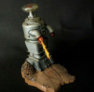 Vintage 1968 Aurora Built Model Kit THE ROBOT From LOST IN SPACE 2