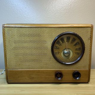 Vintage Wood Retro 1946 Emerson Model 509 Am Tube Radio - And