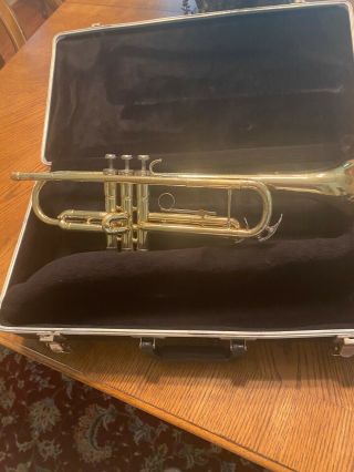 Vintage Conn 18 B Trumpet (1956 - 1957) W / hard case and Conn 7C mouthpiece. 2