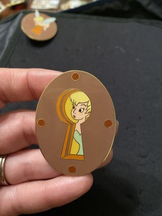 Disney Peter Pan Tinker Bell Keyhole Pin Le1000