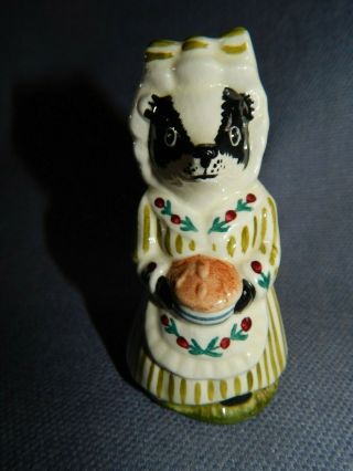 Adorable Vintage Acorn Pottery Mrs Badger Figurine Designed By Jo Warren