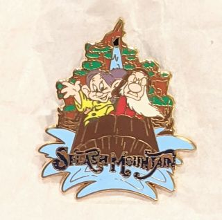 Pin 57807 Walt Disney World Attractions Mystery Pin Splash Mountain Dopey Grumpy