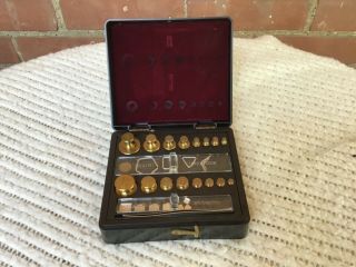 Vintage Ohaus Grains Grams Small Scale Weight Set In Case