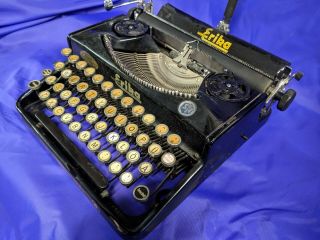 Vintage 1930s Seidel & Naumann Erika 5 Typewriter - Dresden Germany -