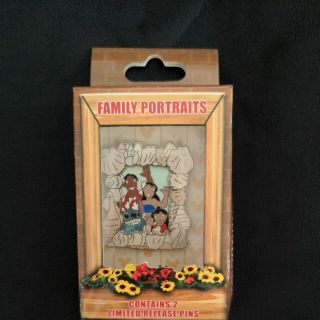 Family Portraits - Reveal/conceal Mystery - Lilo & Stitch - Pin 88717