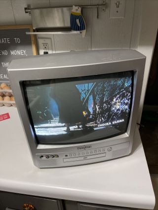 Vintage Insignia Ns - 13ctv 13 " Retro Gaming Crt Tv/dvd Combo In Silver Television