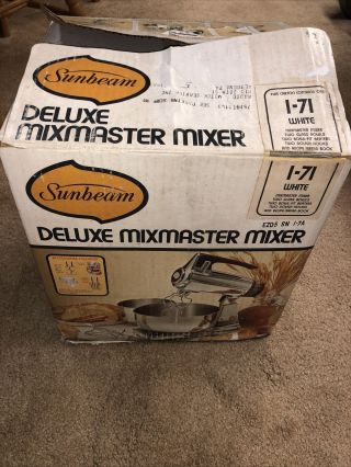 Vintage 70’s Sunbeam Mixmaster Deluxe Mixer In Rare With Juicer And Extra Bowl